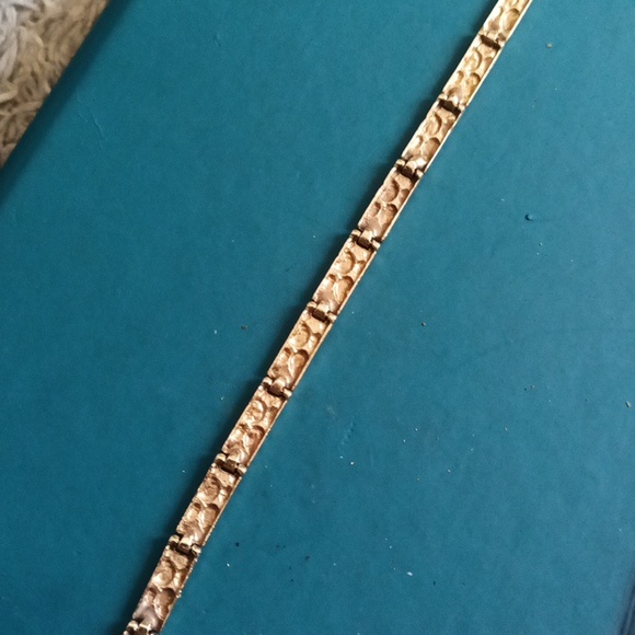 Elegant Gold Bracelet 10Kt Gold - Picture 6 of 6